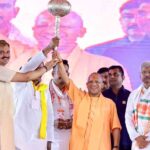 गाजीपुर पहुंचे सीएम योगी, बोले- ‘यूपी में सब चंगा, नो दंगा’; 691 करोड़ की विकास परियोजनाओं की दी सौगात