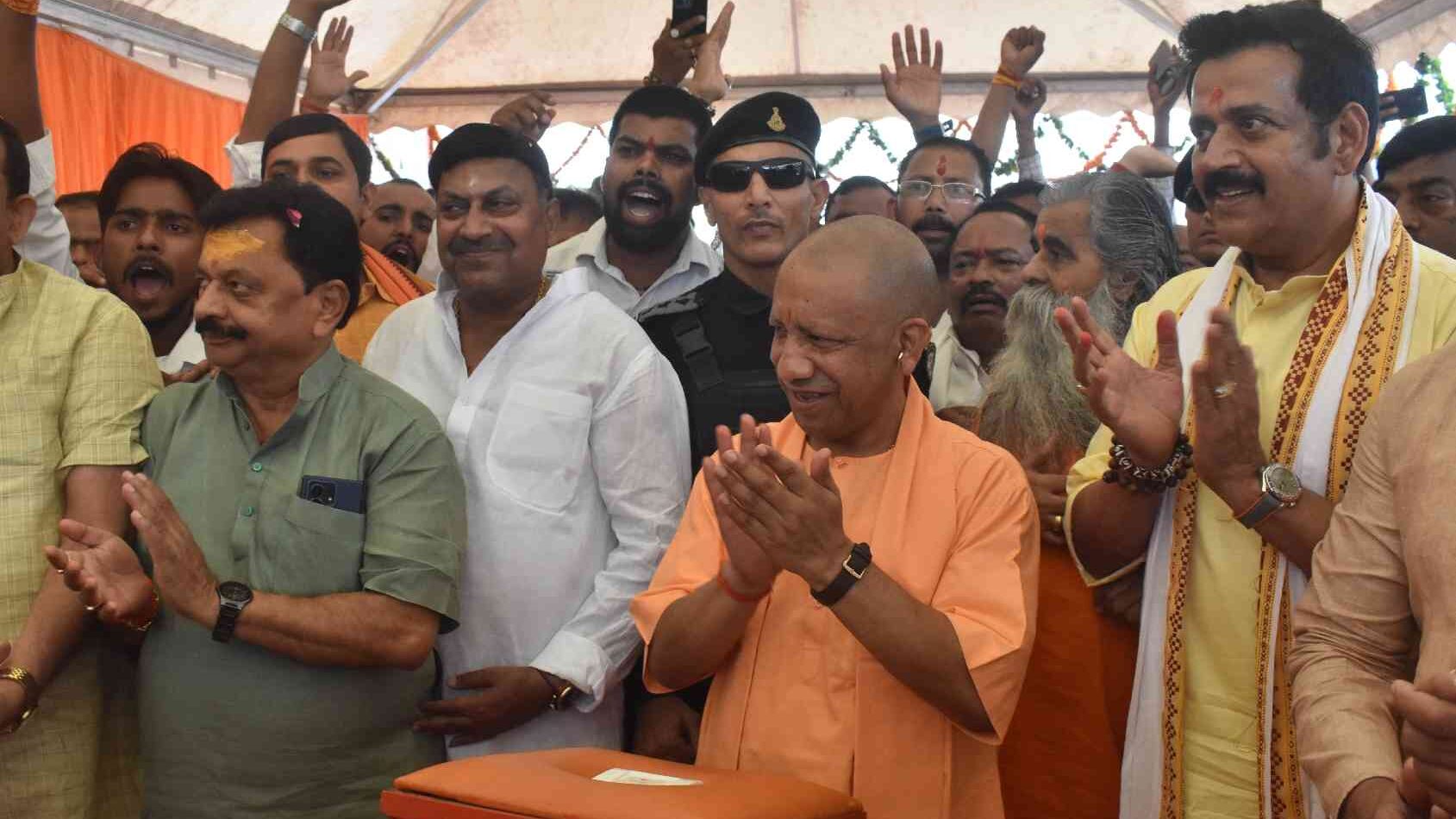 गोरखपुर में 995 करोड़ की परियोजनाओं का लोकार्पण
