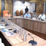 गोरखपुर में जलभराव पर सख्त हुए सीएम योगी, बोले- लापरवाही बर्दाश्त नहीं, जिम्मेदार अधिकारियों पर होगी कड़ी कार्रवाई