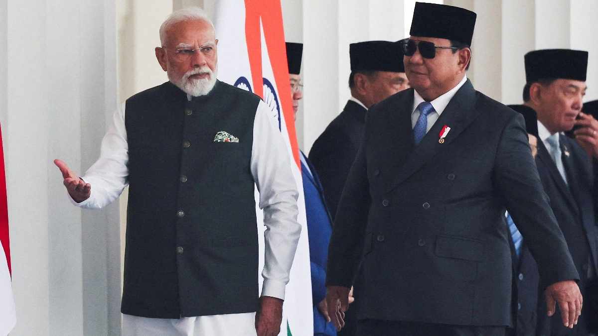 जकार्ता में पीएम मोदी ने नेहरू को किया याद