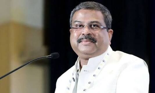 धर्मेंद्र प्रधान ने शिक्षा मंत्री पद से दिया इस्तीफा