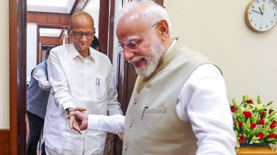 पीएम मोदी और शरद पवार की मुलाकात
