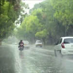 पूरे देश में छाया मानसून, दिल्ली-यूपी समेत कई राज्यों में आंधी, तूफान और भारी बारिश का अलर्ट