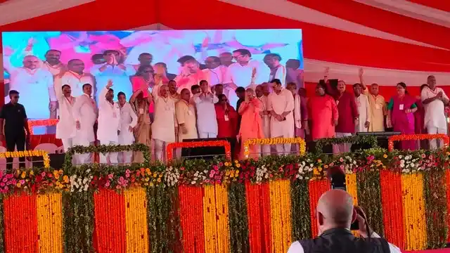 फतेहपुर में सीएम योगी का विपक्ष पर हमला, बोले- माफियाओं का ठिकाना अब सिर्फ जेल और जहन्नुम