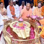 बाराबंकी दौरे पर सीएम योगी ने भगवान लोधेश्वर महादेव का किया रुद्राभिषेक, 542.41 करोड़ की 82 विकास परियोजनाओं की दी सौगात