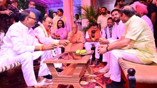 ब्रजेश पाठक की मैंगो पार्टी में जुटा भाजपा का शीर्ष नेतृत्व