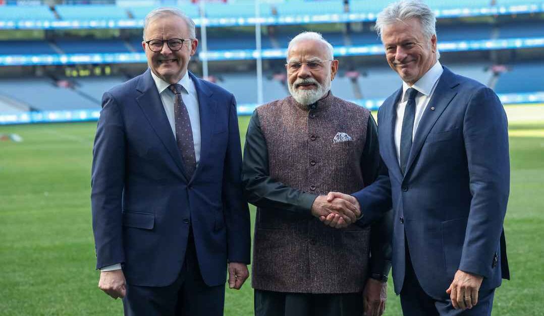 मेलबर्न क्रिकेट ग्राउंड पहुंचे पीएम मोदी, बॉर्डर-गावस्कर ट्रॉफी की यादें ताजा कर