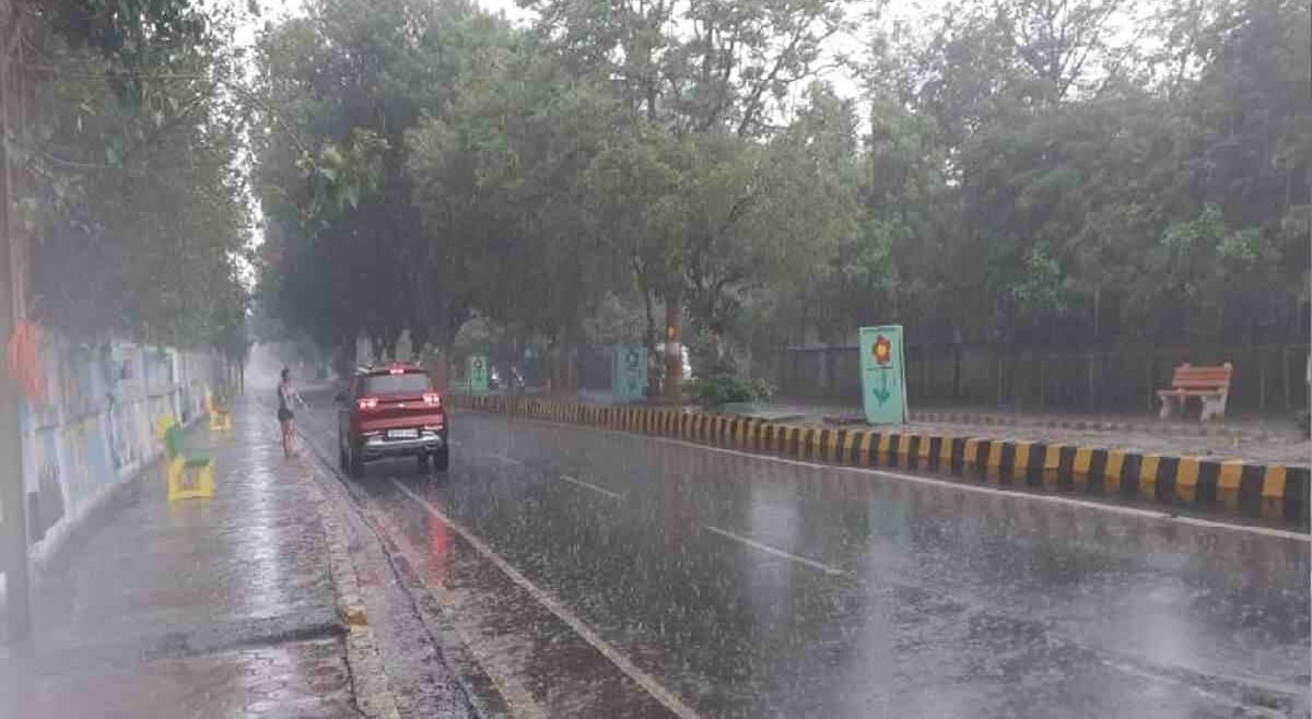 यूपी मौसम अपडेट, प्रदेश में मानसून ने पकड़ी रफ्तार, 24 जिलों में भारी बारिश