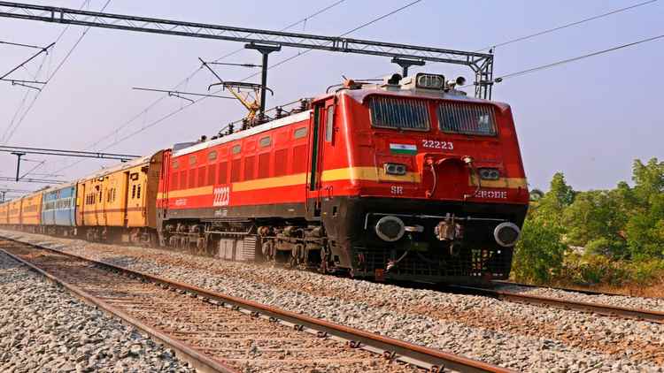 रेलवे का बड़ा प्लान, जनरल और स्लीपर कोच में बढ़ेंगी सीटें