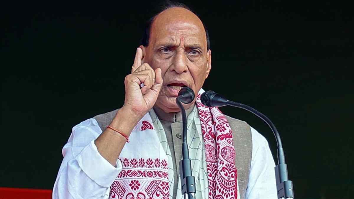 वाइट कोट सिंड्रोम' का जिक्र कर डॉक्टरों को राजनाथ सिंह की सलाह