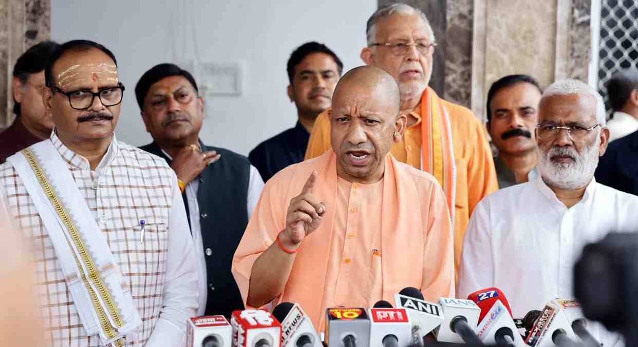 CM योगी का विपक्ष पर तीखा हमला, बोले- लोकतंत्र विरोधी है विपक्ष का रवैया