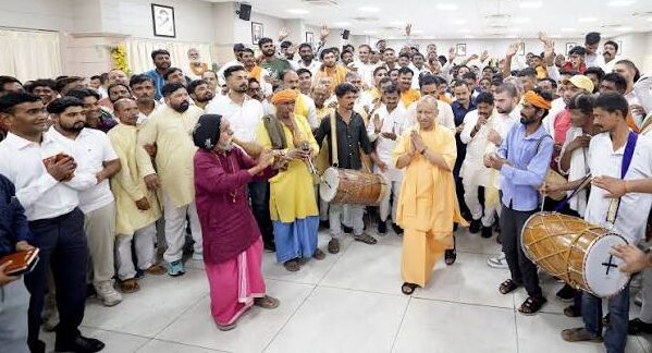 CM योगी का सपा-कांग्रेस पर 'भगवान राम' वाला वार