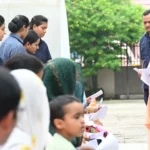 गोरखपुर जनता दर्शन में सीएम योगी का सख्त आदेश, बोले- रास्ता न दिला पाएं तो लेखपाल, कानूनगो, तहसीलदार सबको सस्पेंड करो