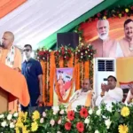 गोरखपुर तिरंगा यात्रा में सीएम योगी बोले- स्वतंत्रता सेनानियों की अमिट गाथा है तिरंगा, ढाई KM पैदल चले