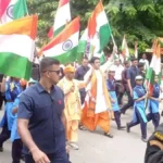 गोरखपुर में हाथ में तिरंगा लेकर निकले सीएम योगी, रवि किशन भी साथ; बोले- घरों पर झंडा जरूर फहराएं