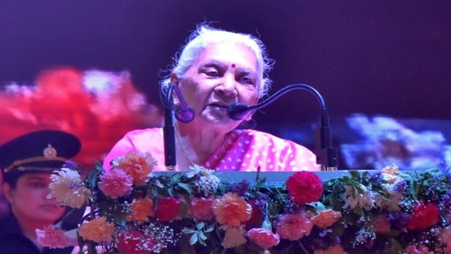 जंतर-मंतर प्रदर्शन पर राज्यपाल आनंदीबेन पटेल की टिप्पणी