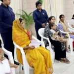 जनता दर्शन में सीएम योगी ने सुनी फरियाद, थैलेसीमिया पीड़ित बच्चे के इलाज के लिए आर्थिक मदद का आश्वासन