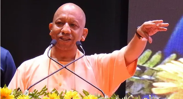 देवरिया में बोले सीएम योगी, एक परिवार के पांच सांसदों वाली पार्टी का भी जनता पार्टी जैसा हाल होगा