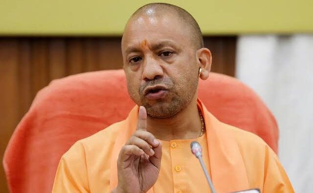 नेपाल में भीषण बाढ़ पर सीएम योगी गंभीर