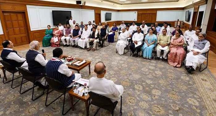 पीएम मोदी ने NDA सांसदों को नाश्ते पर क्यों बुलाया
