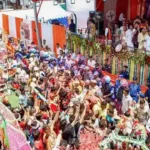 ‘फूल नहीं, हमारी आस्था का हुआ सम्मान’, मेरठ में CM योगी के स्वागत से गदगद हुए कांवड़िए