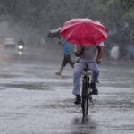 यूपी मौसम: 28 जिलों में शुक्रवार को भारी बारिश की चेतावनी, 55 जिलों में वज्रपात का अलर्ट