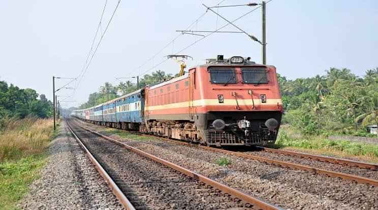 रेलवे का खजाना हुआ मजबूत, जानें कैसे बदली तस्वीर