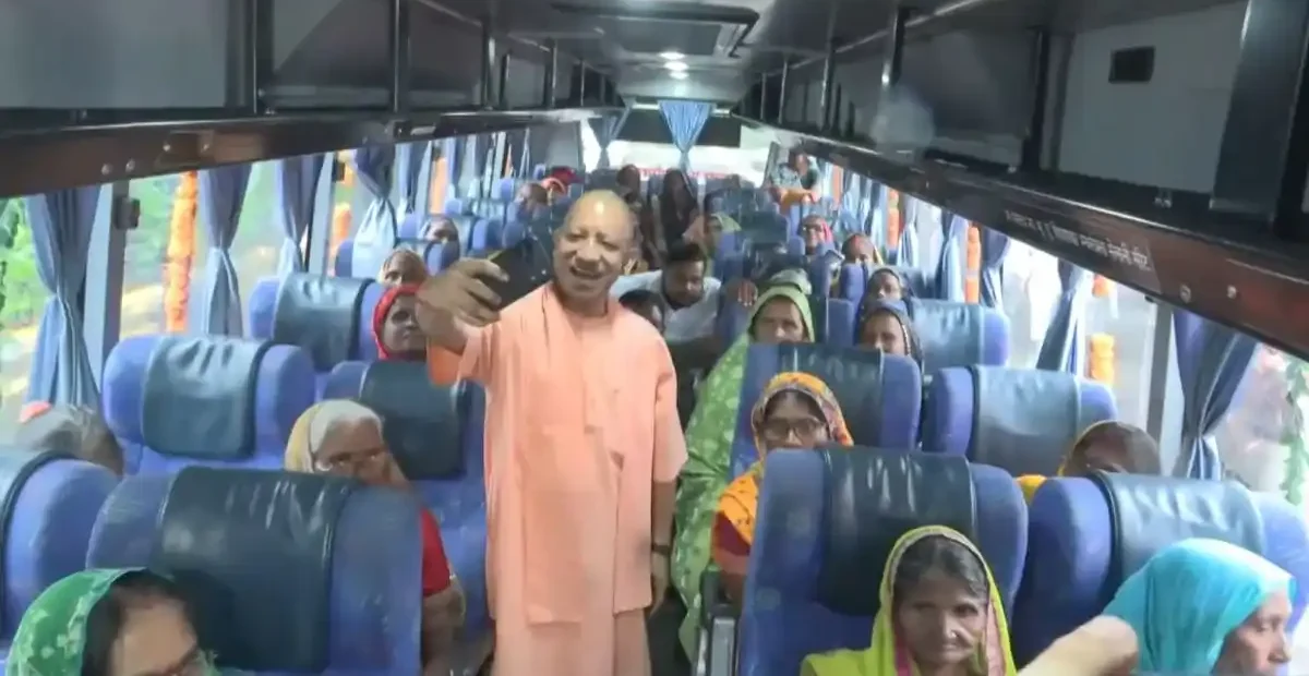 लोकमाता अहिल्याबाई मातृशक्ति यात्रा, लखनऊ में CM योगी ने किया योजना का शुभारंभ