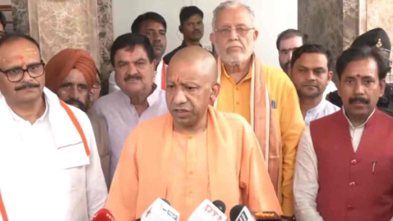 सपा का आचरण सदन की मर्यादा के खिलाफ, विधानसभा हंगामे पर सीएम योगी का पलटवार