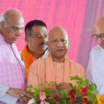 सिद्धार्थनगर में सीएम योगी बोले: सपा-कांग्रेस समाज को जाति के नाम पर बांट रहीं, इनके एजेंडे में विकास नहीं