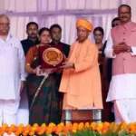 स्वतंत्रता दिवस पर सीएम योगी ने शहीदों के परिजनों को किया सम्मानित, वीर सपूतों के बलिदान को किया नमन
