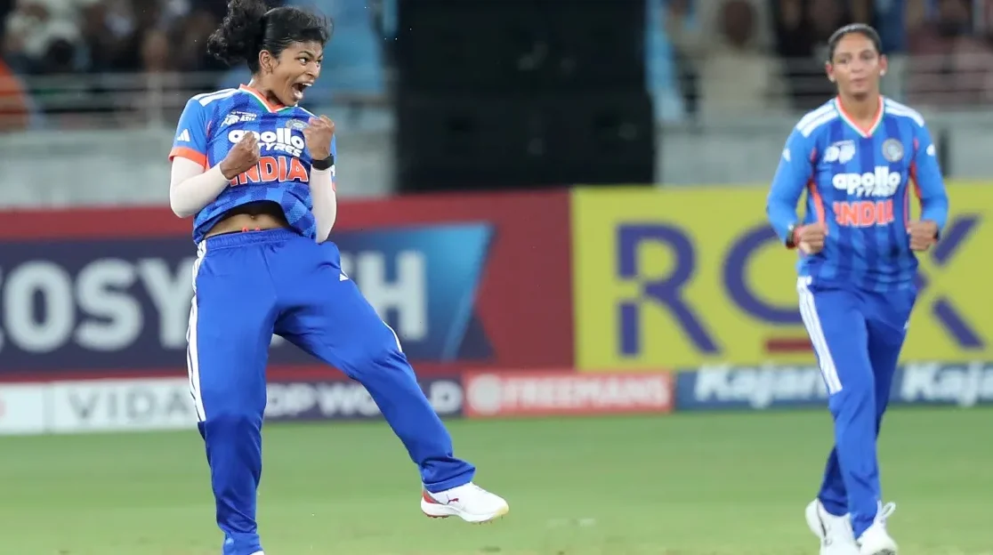 IND W vs PAK W, भारतीय स्पिनर्स के आगे पस्त पाकिस्तान