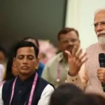 PM मोदी की शिक्षकों को सलाह: सिलेबस से बाहर निकल बच्चों के व्यवहार और आदतों पर दें ध्यान