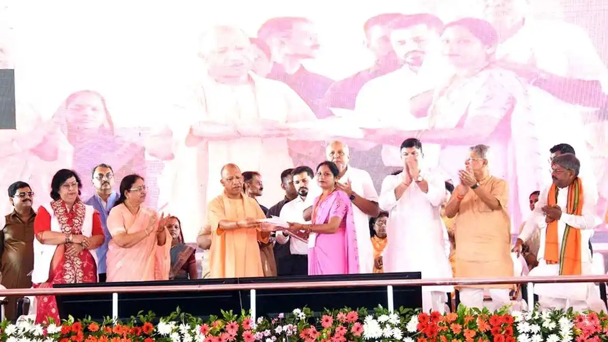 आंगनबाड़ी कार्यकर्ताओं को 12 हजार और सहायिकाओं को 6 हजार मिलेगा मानदेय