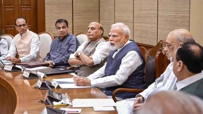 कैबिनेट के अहम फैसले, 5 राज्यों में बढ़ेगी रेल क्षमता