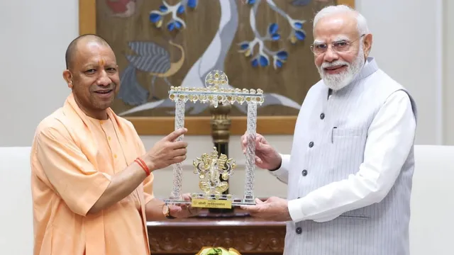 दिल्ली में प्रधानमंत्री मोदी से मिले मुख्यमंत्री योगी आदित्यनाथ