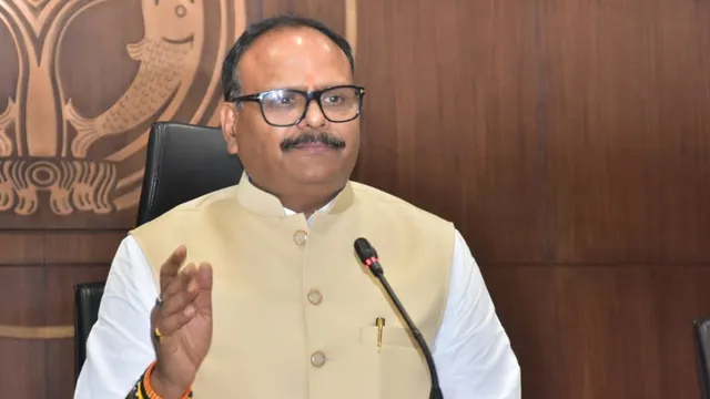 ब्रजेश पाठक की डॉक्टरों से अपील, पर्चे पर हिंदी में लिखें दवा और टेस्ट के नाम