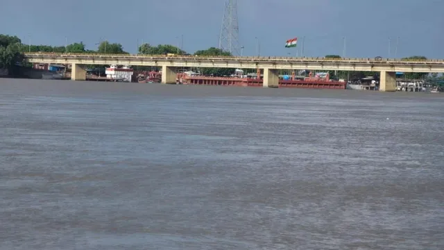 यूपी में बाढ़ का कहर, अवध में सरयू उफान पर