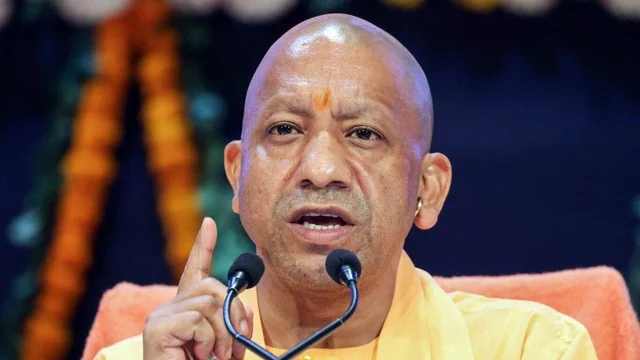 वाराणसी में जलभराव पर योगी सरकार सख्त, लापरवाही पर अधिशासी अभियंता सस्पेंड
