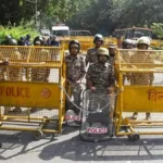 दिल्ली बैरिकेड्स हटाने का आदेश: CJP प्रदर्शन के बीच सुप्रीम कोर्ट की पुलिस को सख्त हिदायत, नागरिकों की आवाजाही पर कही बड़ी बात