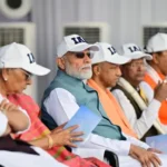 गंगा के ऊपर गरजे राफेल-सुखोई, PM मोदी और CM योगी ने देखा भारतीय वायुसेना का शौर्य
