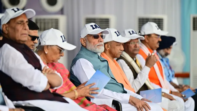 PM मोदी और CM योगी ने देखा भारतीय वायुसेना का शौर्य