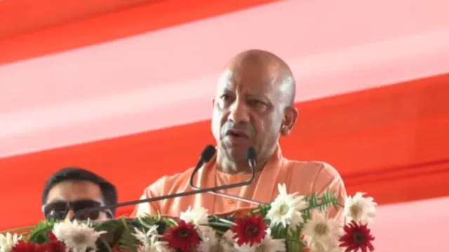 गोरखपुर में CM योगी आदित्यनाथ का हमला