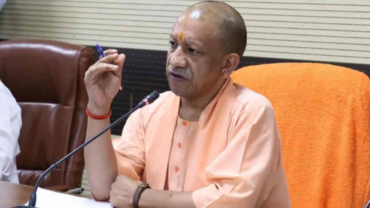 बारिश प्रभावित लोगों को तत्काल राहत पहुंचाएं, सीएम योगी