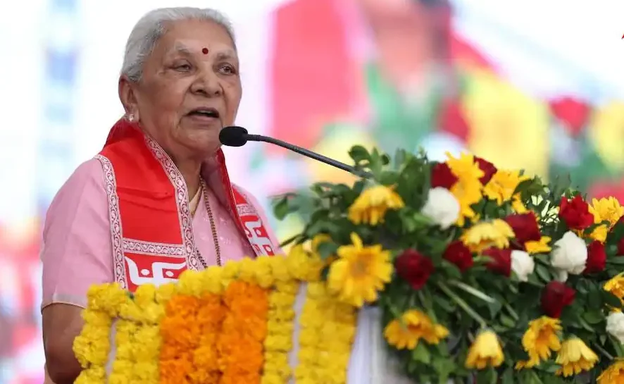 यूपी की राज्यपाल आनंदीबेन पटेल की युवाओं को सलाह
