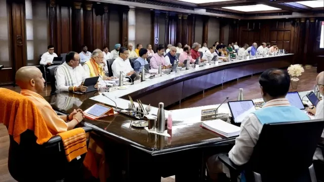 यूपी के सभी 75 जिलों में खुलेंगे AI केंद्र, 5 लाख युवाओं को मिलेगी ट्रेनिंग