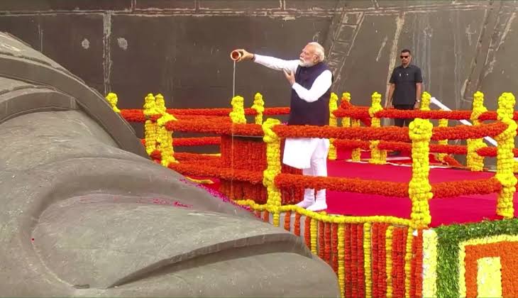 सरदार पटेल जयंती पर पीएम मोदी ने दी श्रद्धांजलि