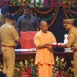 सीएम योगी आदित्यनाथ ने दिया अदम्य साहस व कर्तव्यनिष्ठा को सम्मान, पुलिसकर्मियों के योगदान को सराहा