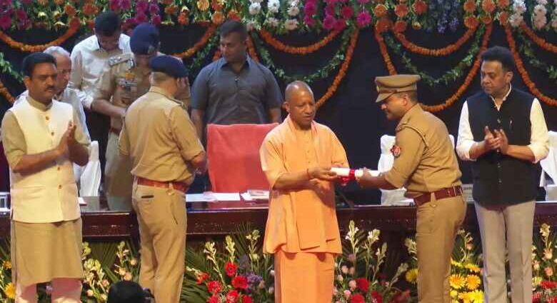 सीएम योगी आदित्यनाथ ने दिया अदम्य साहस व कर्तव्यनिष्ठा को सम्मान