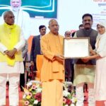 सीएम योगी ने 4.60 लाख विद्यार्थियों को दी छात्रवृत्ति, बोले- राजभर को स्कॉलरशिप मिली होती तो शायद नेता नहीं बनते
